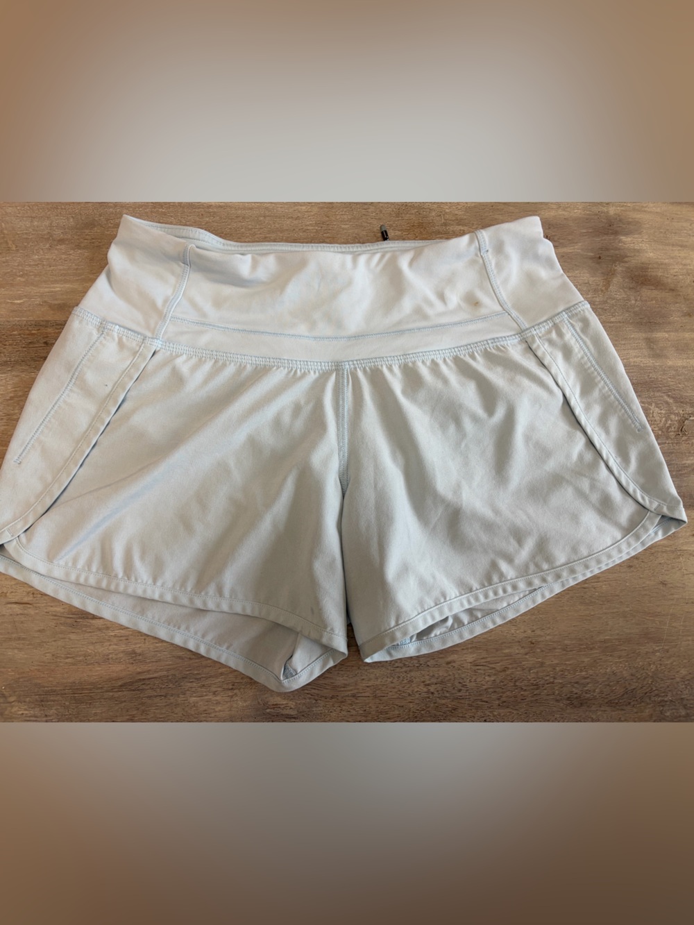 Lululemon hotty hot short 2inch